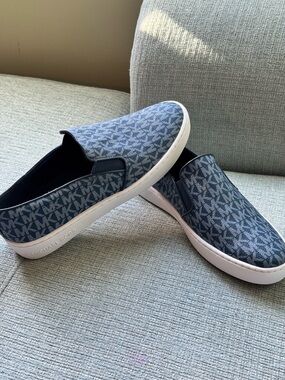 Michael Kors Men's Navy/Gray MK Logo Slip-On Sneakers